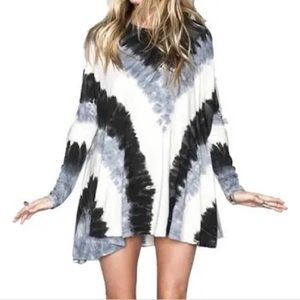Show Me Your Mumu long sleeve tie die top